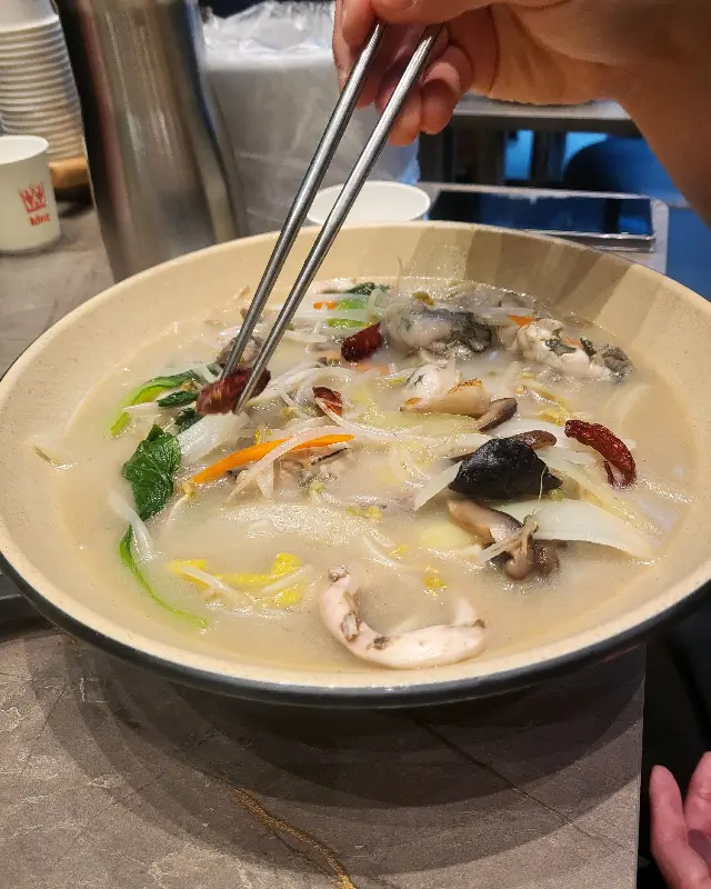 해산물이 가득한 백짬뽕