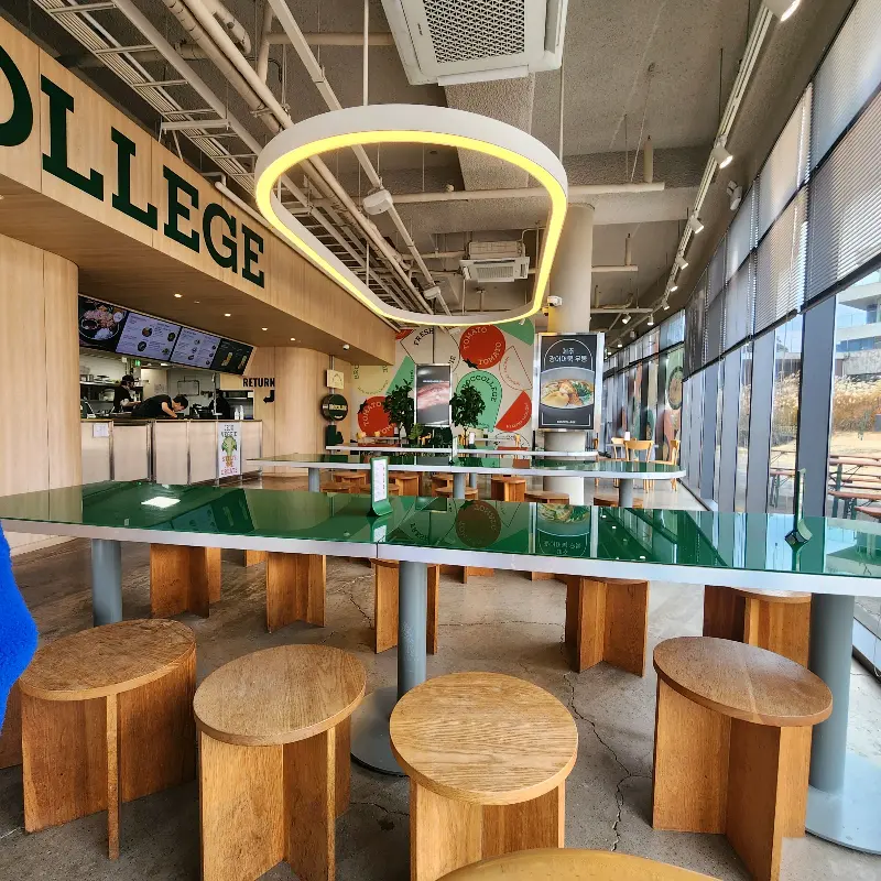 넓고 쾌적한 브로콜리지 내부