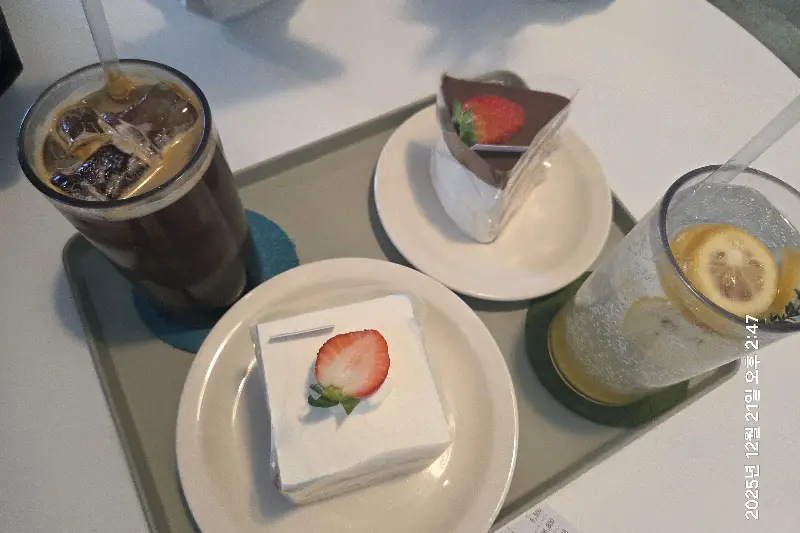 아메리카노와 바스크 치즈케이크