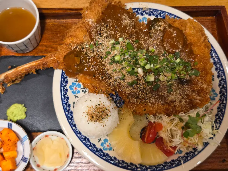 푸짐한 양과 맛있는 곁들임 메뉴