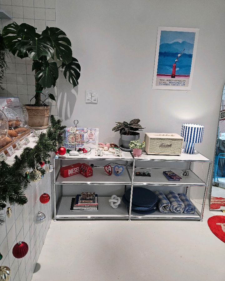 아기자기한 소품이 가득한 가게 내부