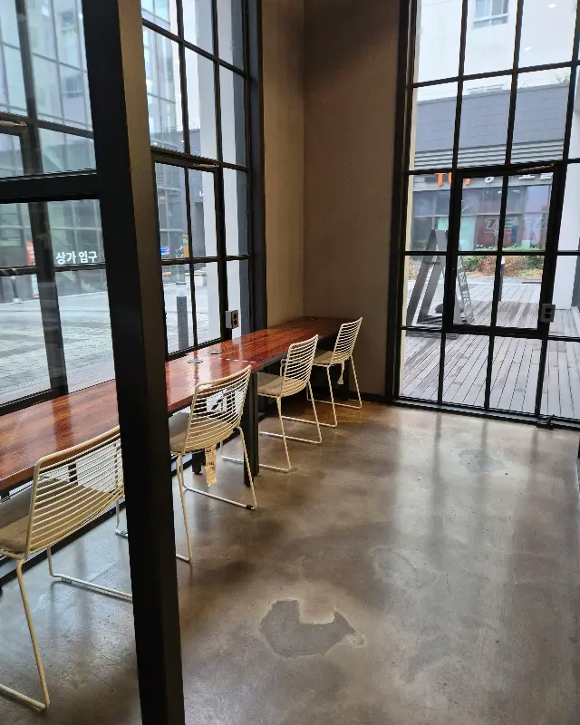 에이바우트커피 내부 좌석