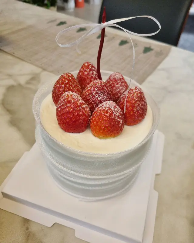 딸기 큐브 케이크