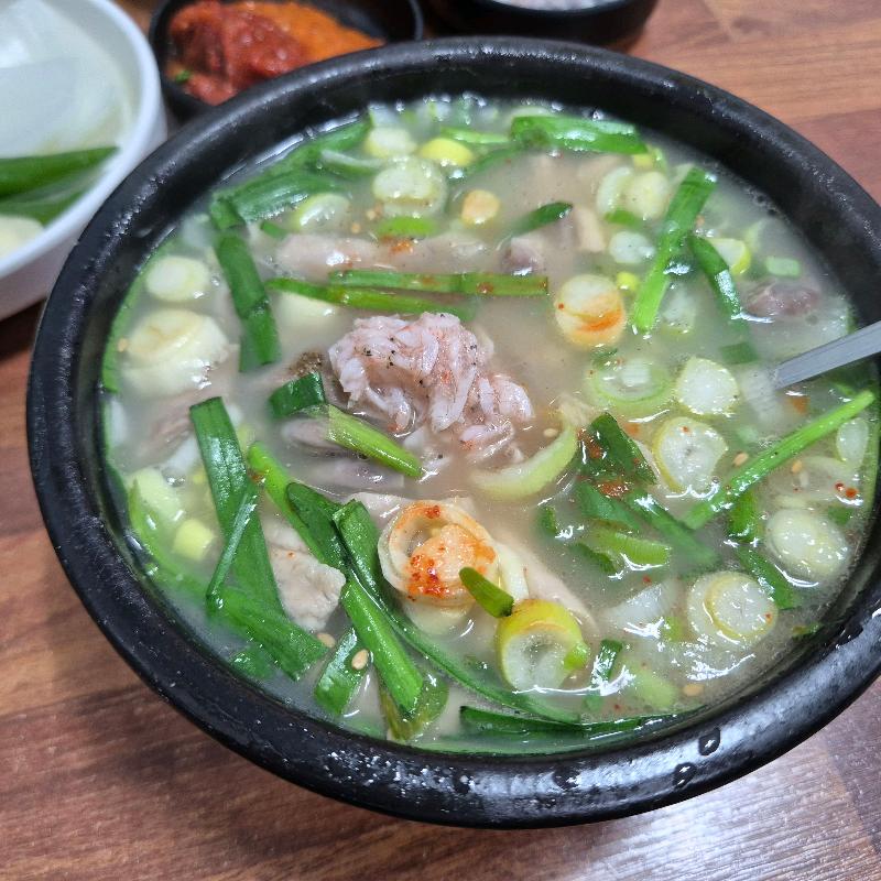 내장돼지국밥