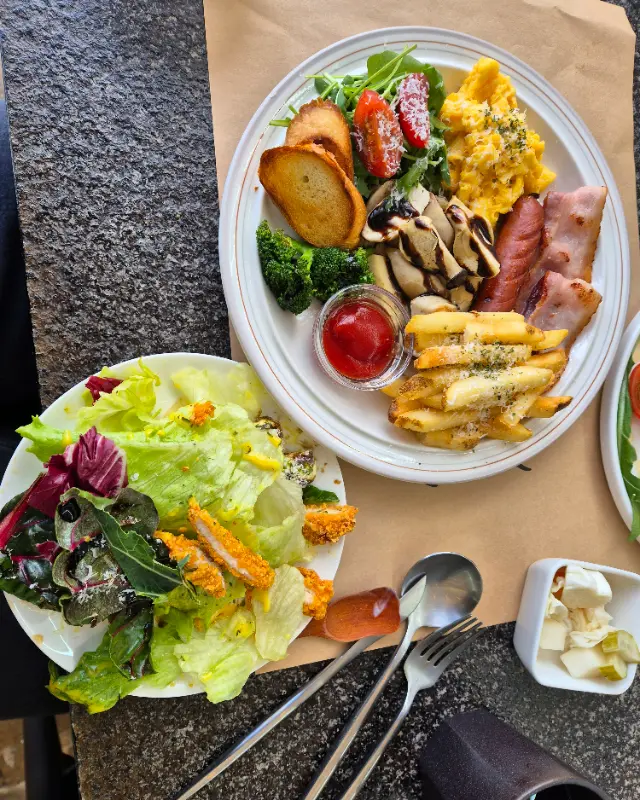 푸짐한 웨스트 브런치