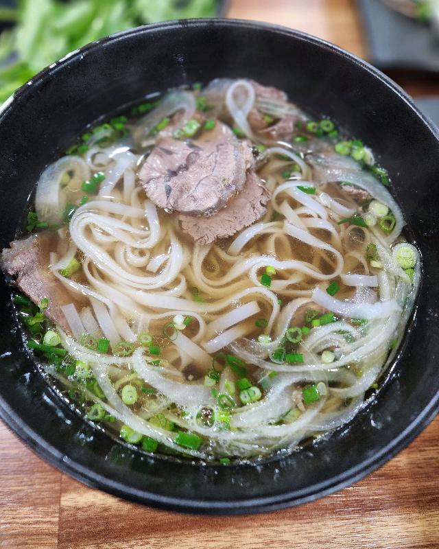 소고기 쌀국수의 푸짐한 양