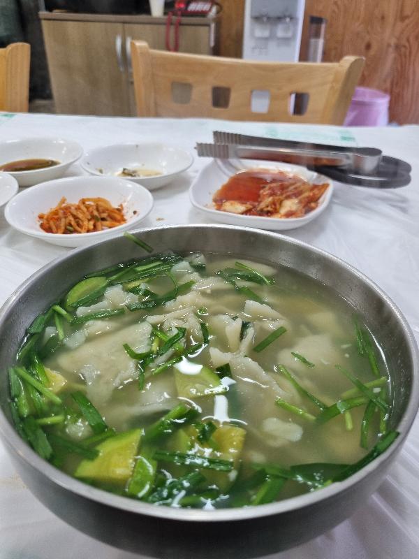 뜨끈한 다슬기 수제비