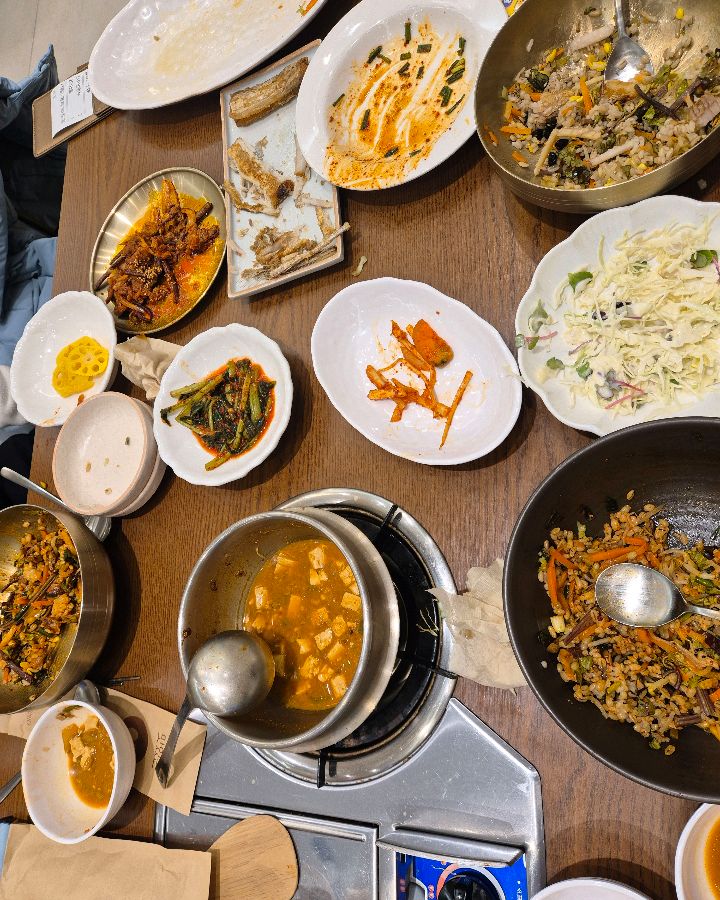 맛있게 비벼진 보리밥