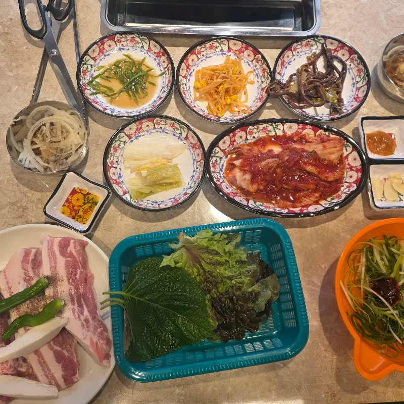 직접 부쳐 먹는 재미가 있는 셀프 김치전