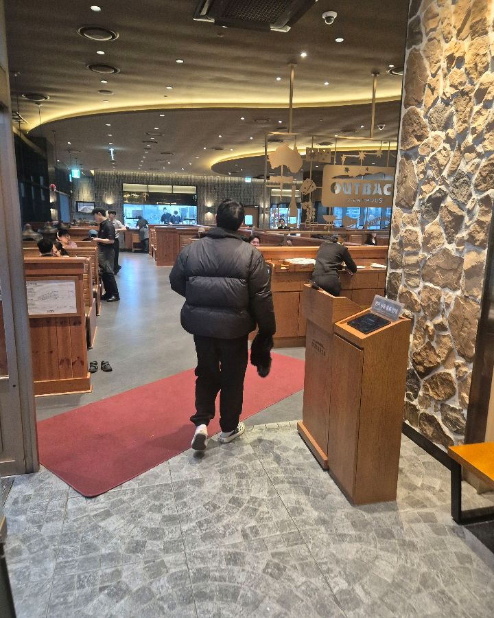아웃백 고척아이파크몰점 매장 내부