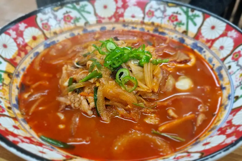 군침이 도는 짬뽕 비주얼