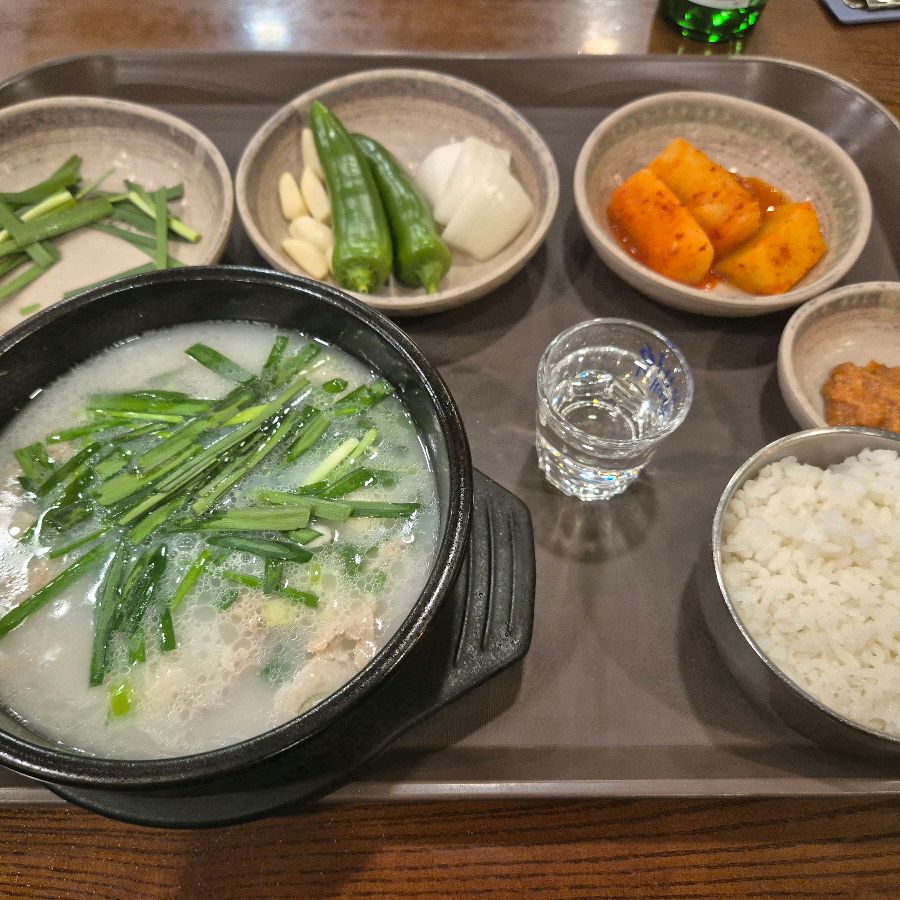 종가돼지국밥 기본 상차림