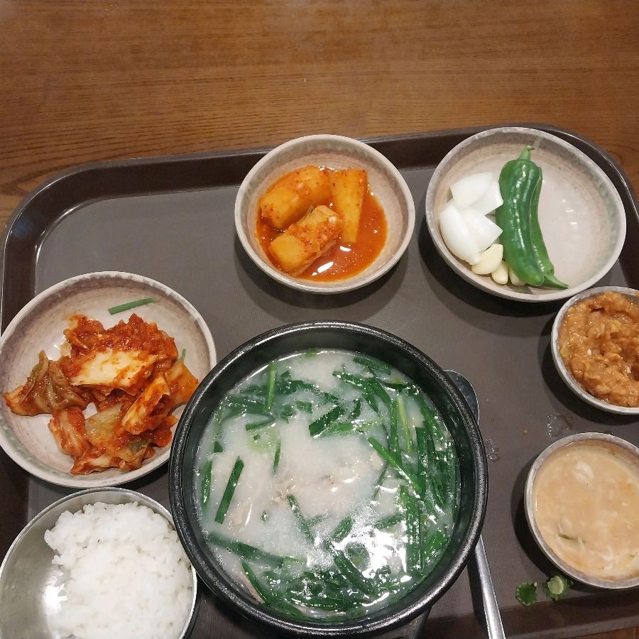 종가돼지국밥 한 상 차림