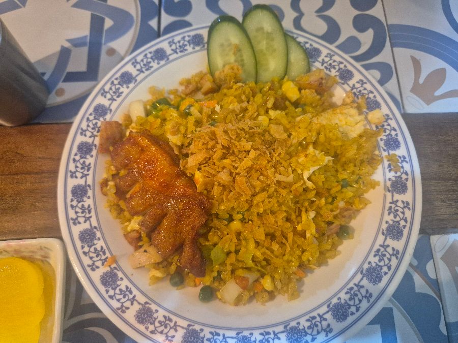 신선한 재료가 듬뿍 들어간 월남쌈