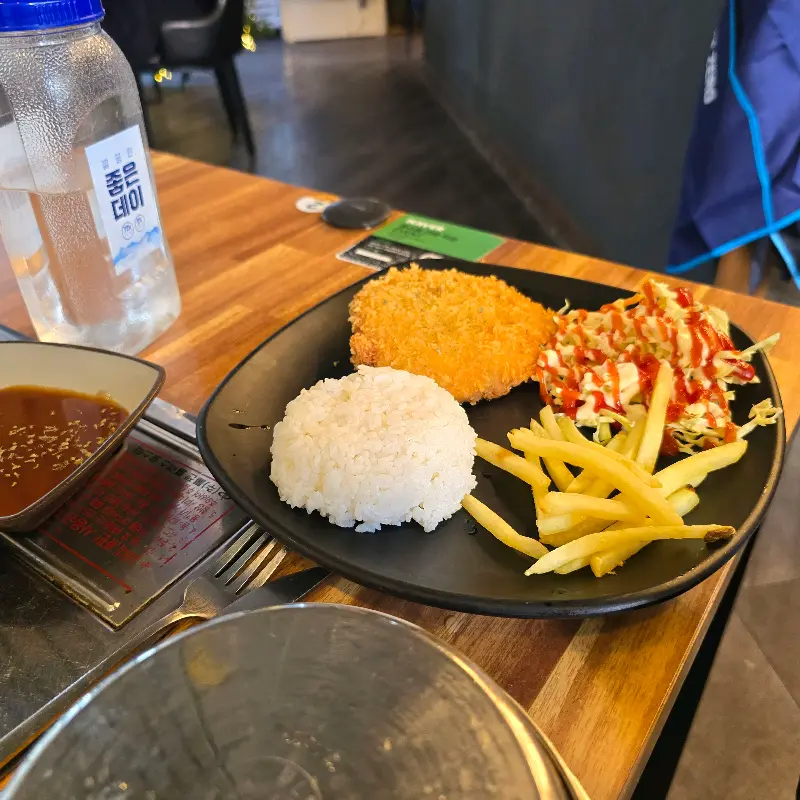 어린이 돈까스의 모습