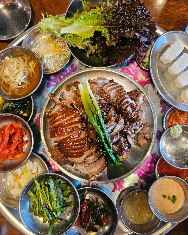 푸짐한 족발 한 상