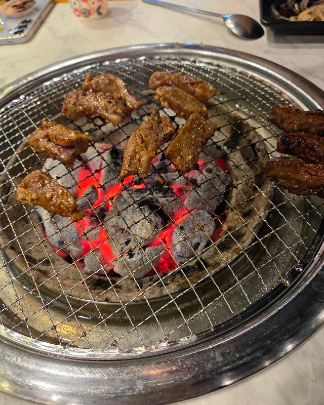 맛있게 구워진 양념 갈비