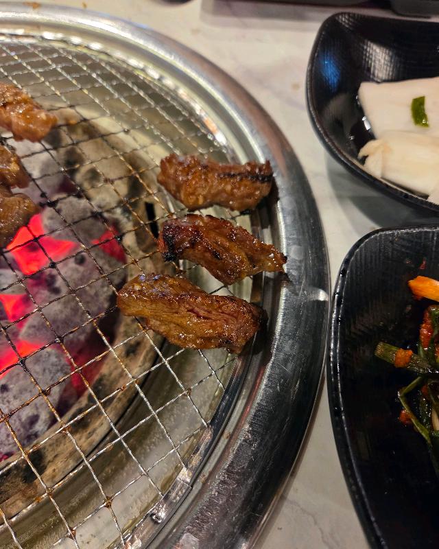 숯불에 구워 더욱 맛있는 갈비