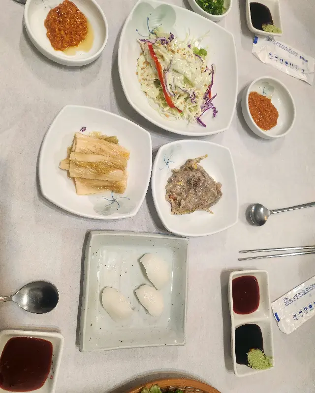 정갈하게 차려진 한 상