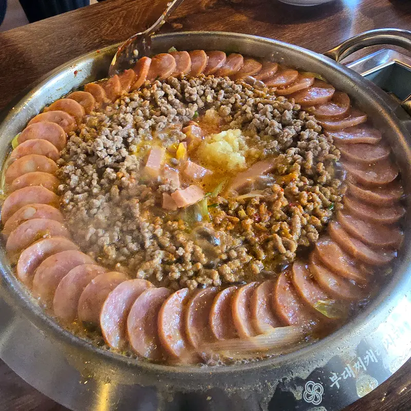 깔끔한 매장 내부 인테리어