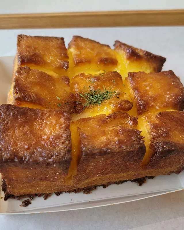 까치와 호랑이 카페 외관