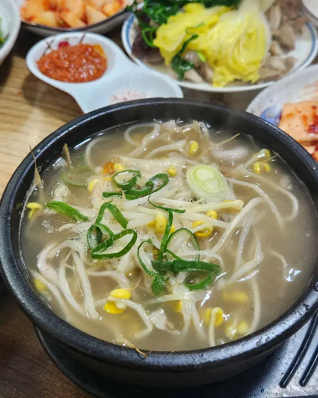 국밥 클로즈업 사진