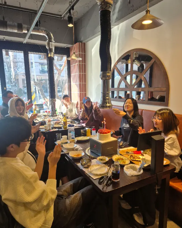 넓고 쾌적한 매장 내부 모습