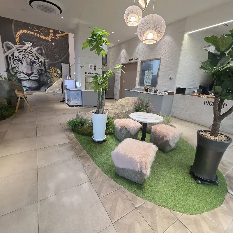 카페 내부 전경