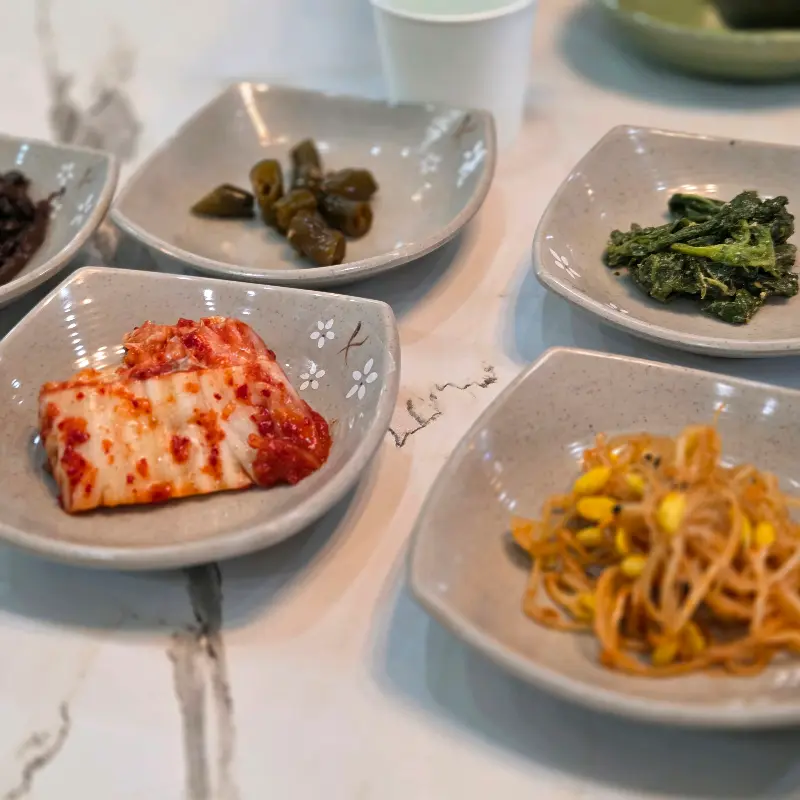 다섯 가지 밑반찬 클로즈업