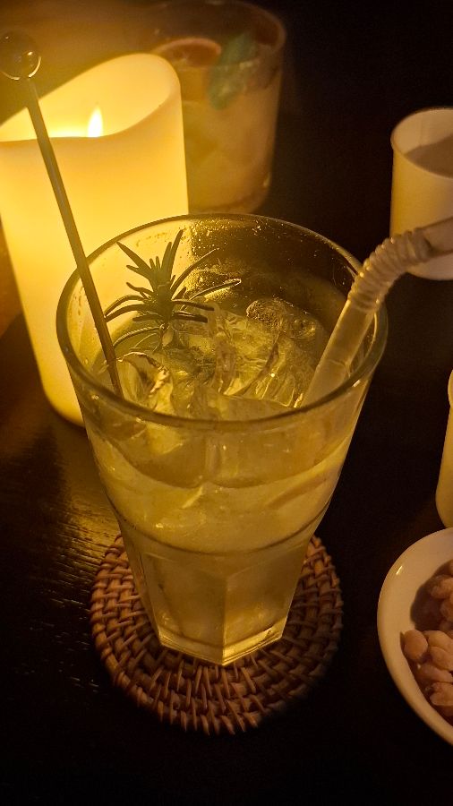 칵테일과 기본 안주