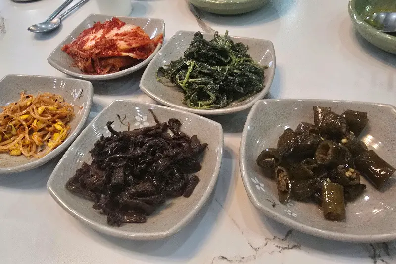 정갈한 밑반찬