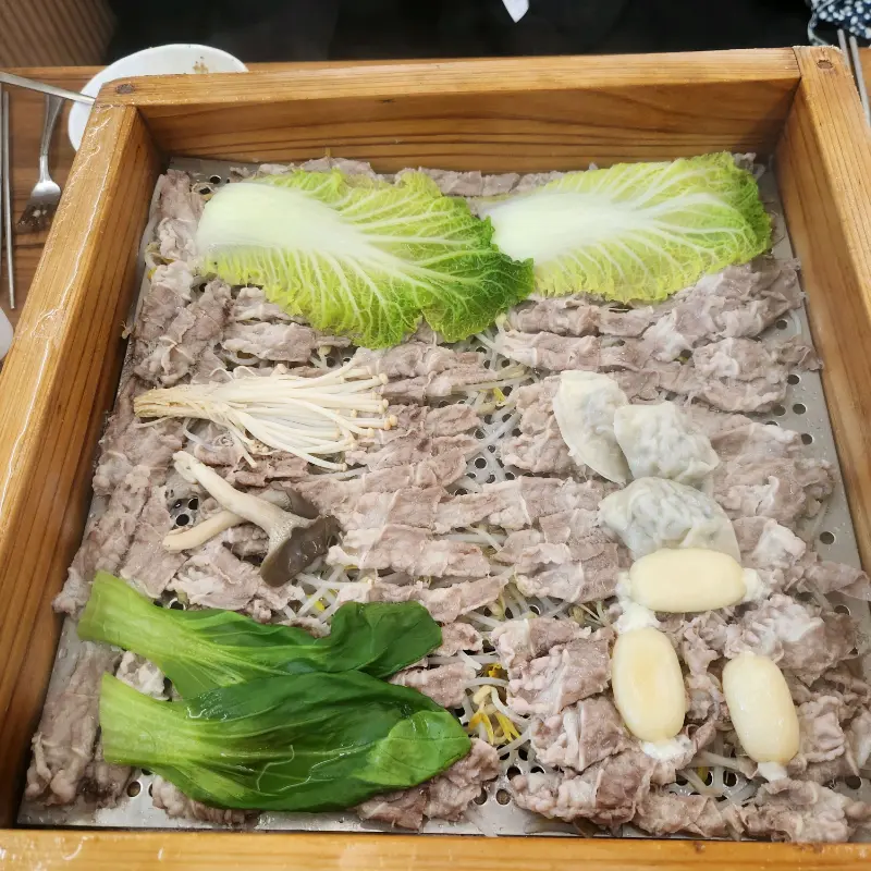 편백찜 한상차림