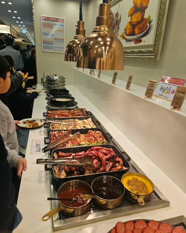 다양한 핫푸드 메뉴