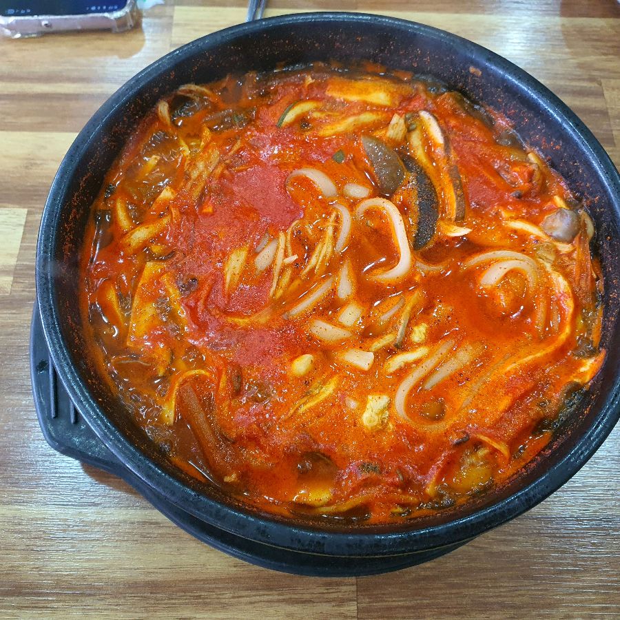 버섯 육개장의 클로즈업 샷