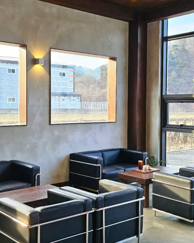 편안한 소파 좌석