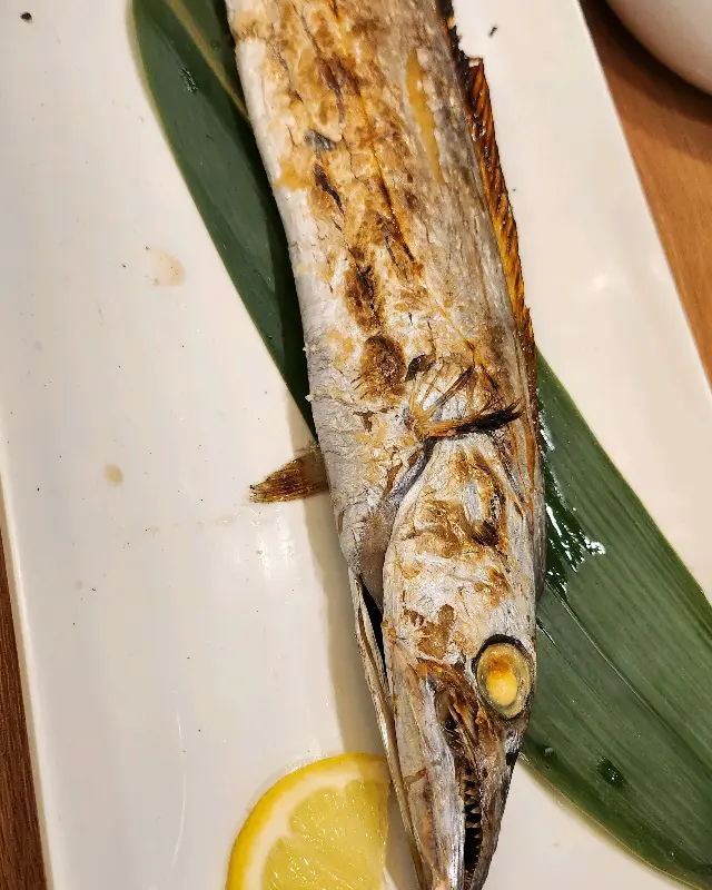 노릇하게 구워진 갈치구이