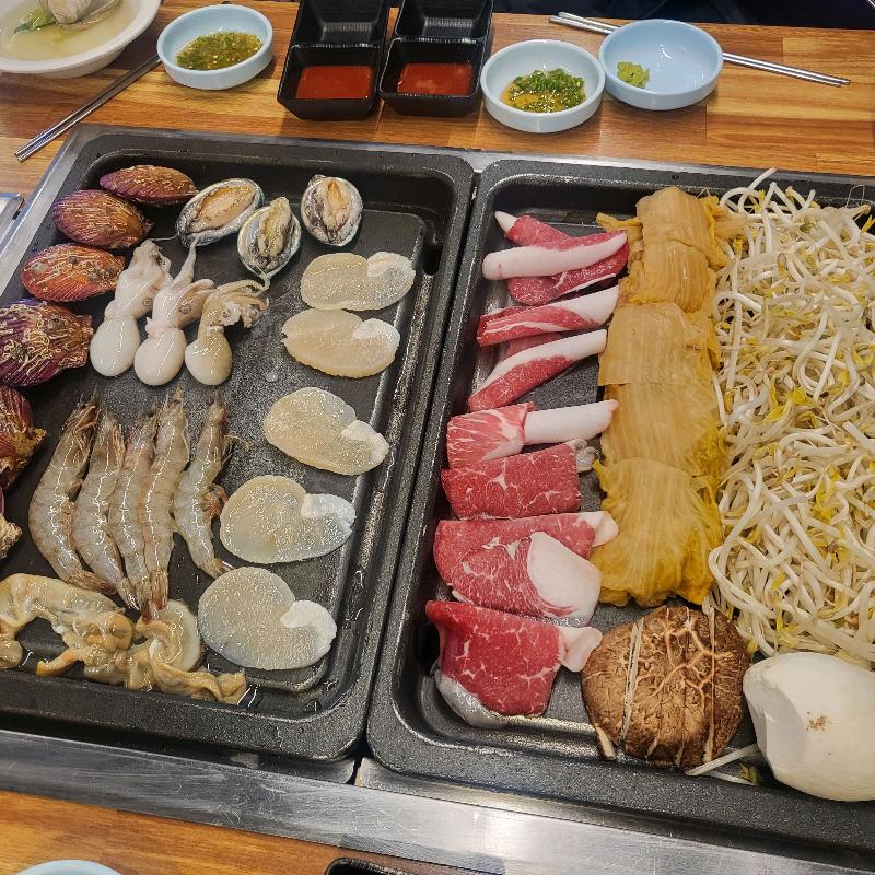 푸짐한 해산물 한 상 차림