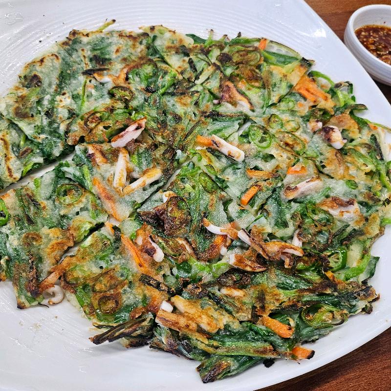 오구오구국시 부추전