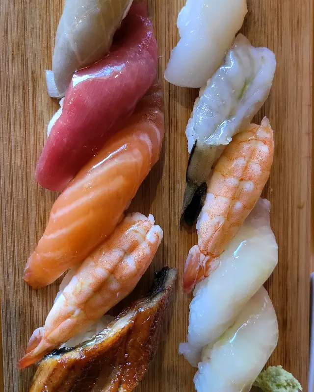 다양한 초밥 구성