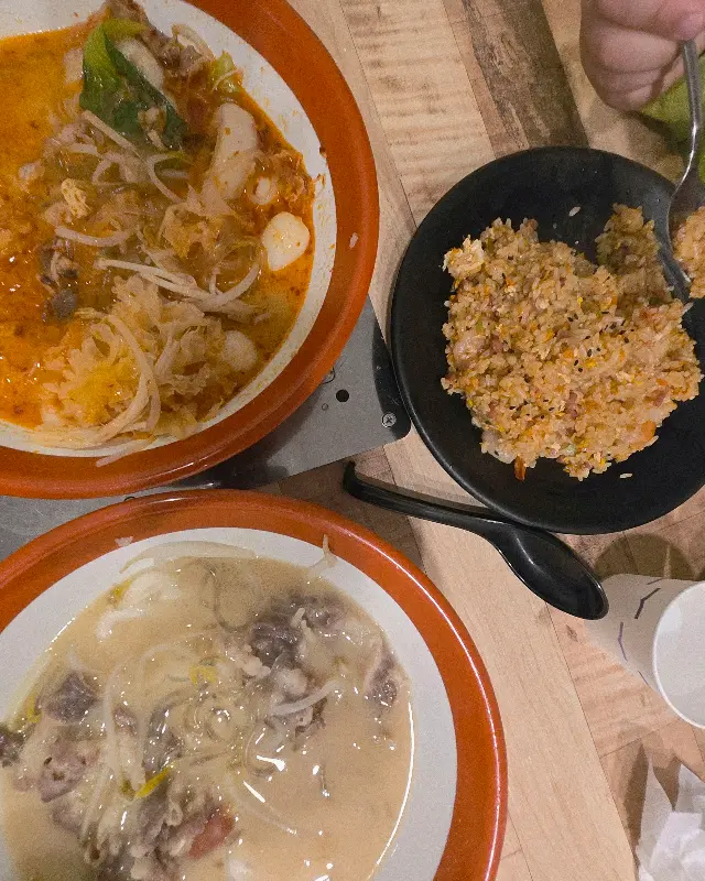 마라탕과 볶음밥 한상차림