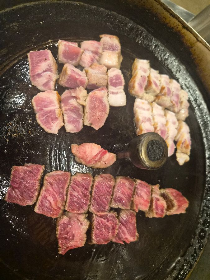 잘 구워진 삼겹살