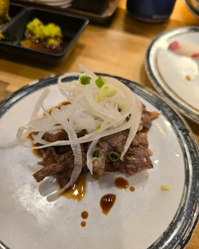 입맛을 돋우는 문어치즈구이 초밥