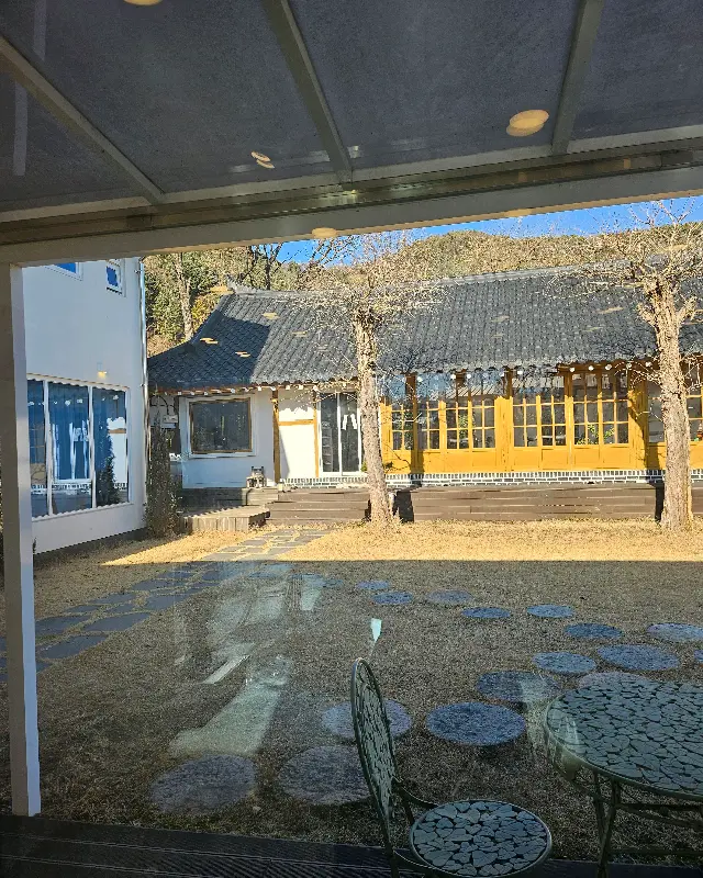 카페에서 바라본 풍경