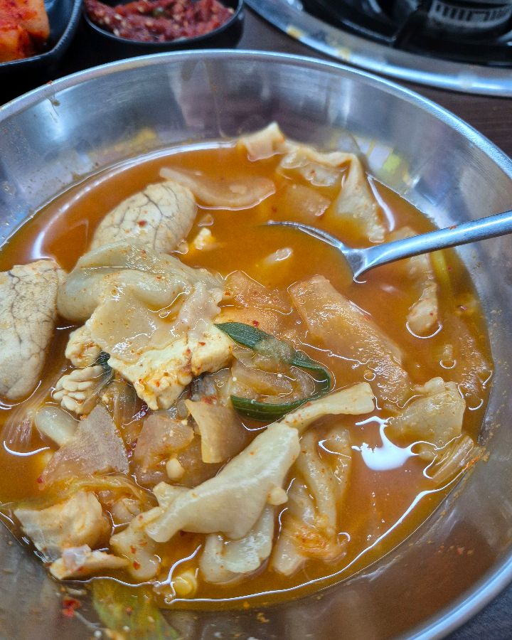 동태와 알, 곤이가 푸짐하게 들어간 동태탕