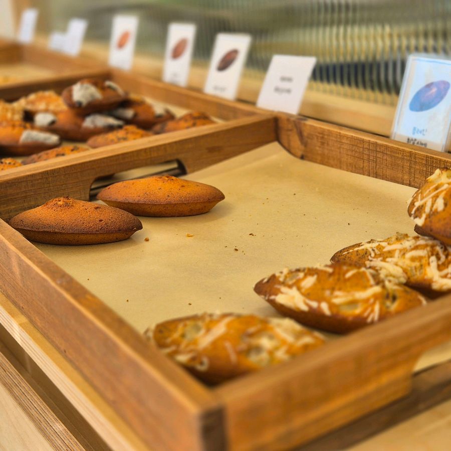 다양한 종류의 휘낭시에