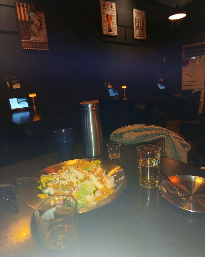 비스트로홍 내부 인테리어