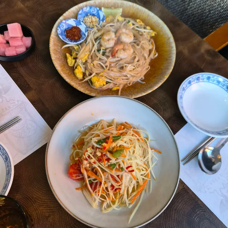 싸얌에서 맛본 팟타이와 쏨땀