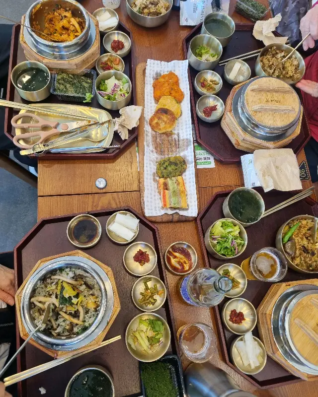 다양한 메뉴를 즐길 수 있는 본우리반상