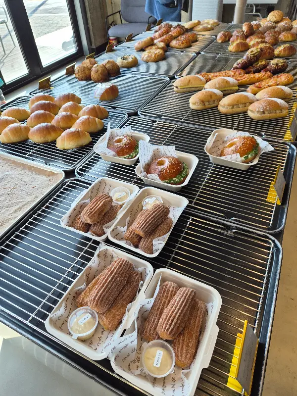 다양한 종류의 소금빵