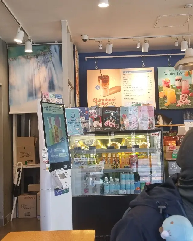 이디야커피 주왕산국립공원점 내부 모습